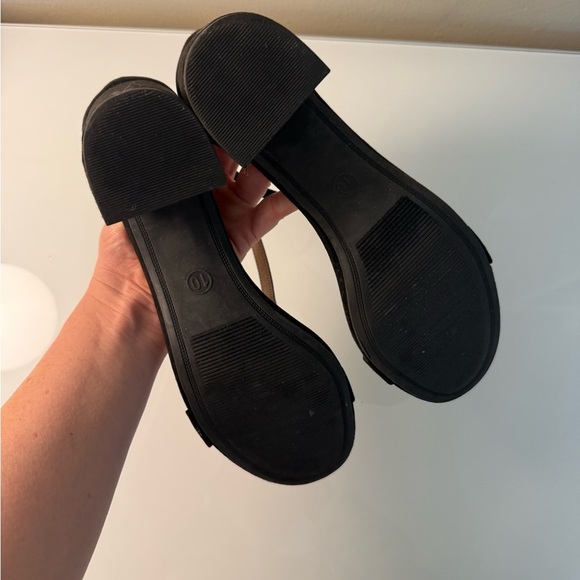 Elegant Black Women's Sandals - Picture 3 of 3